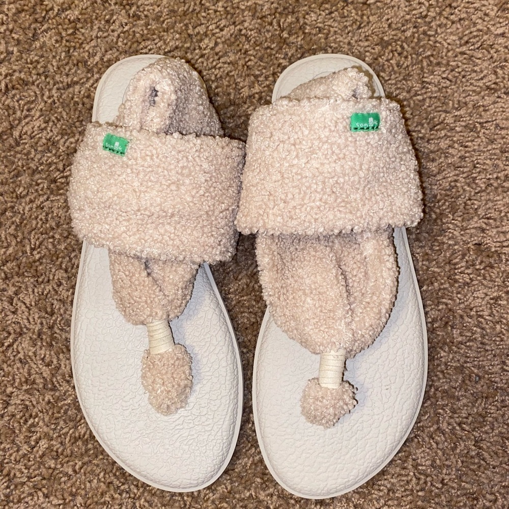 Sanuk yoga sling chill fuzzy size 8